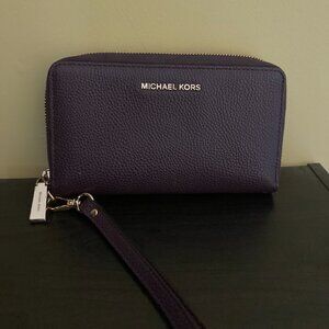 Michael Kors Zip around Wallet/Wristlet
